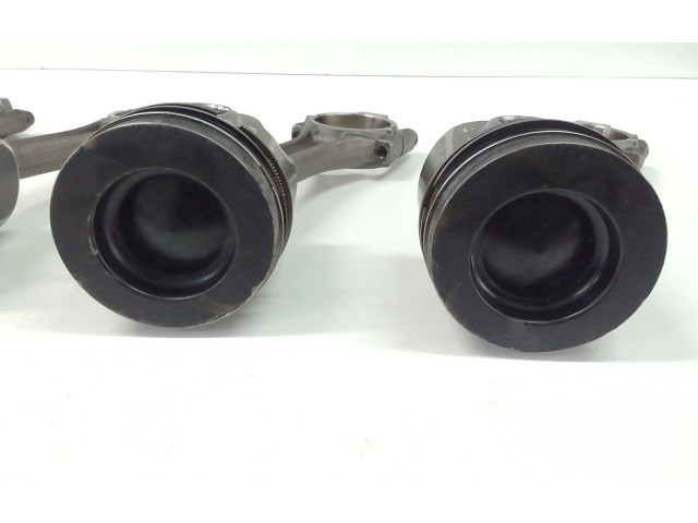  Поршень    Volkswagen Golf VII  