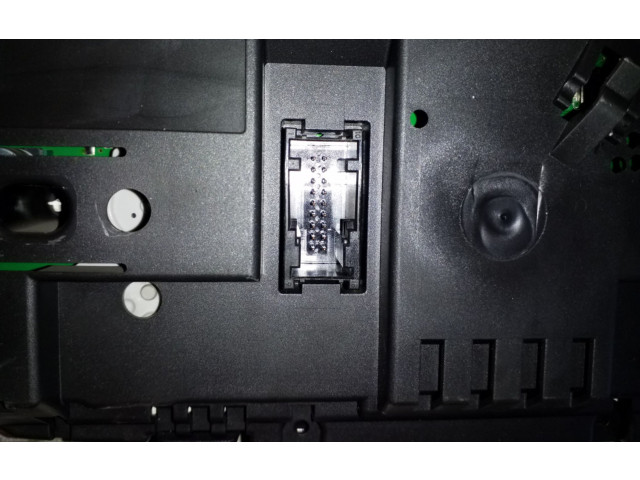 Přístrojová deska BMW 3 E90 E91 2008 916684603, 102535086