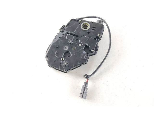 Zámek zadních dveří 2K0827201Q, 23217 Volkswagen Caddy 2010