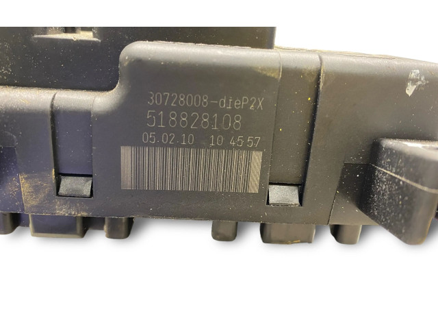 Ящик предохранителей (комплект) 30728008, 518828108   Volvo V70      