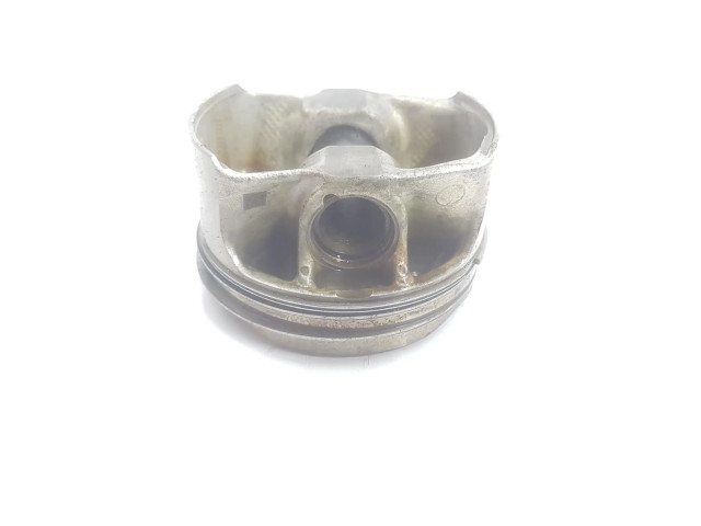 Píst 89L106, 11258092931   BMW 7 F01 F02 F03 F04  pro benzínový motor 4.4  