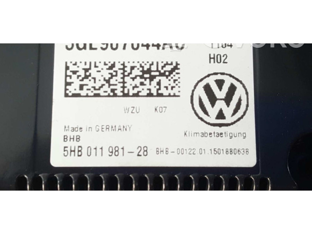 Блок управления климат-контролем 5GE907044AC, 5HB011981-08 Volkswagen Golf SportWagen