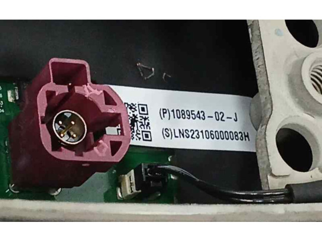 Дисплей 108954302J Tesla Model S