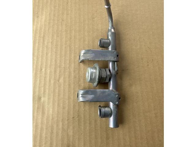 Vstřikovací lišta 17533AA650 Subaru BRZ