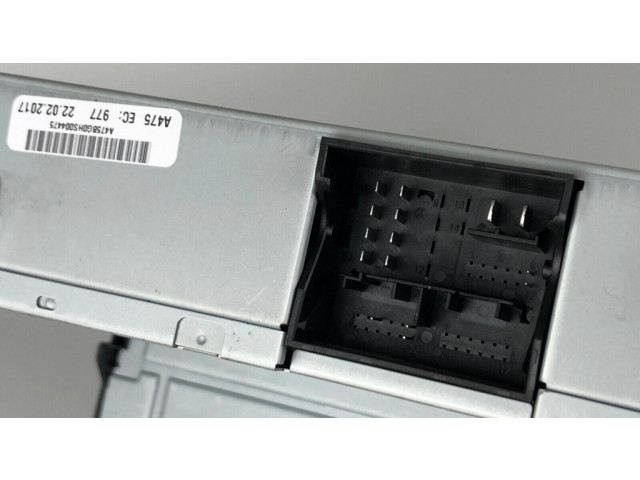 Радио/ проигрыватель CD/DVD / навигация