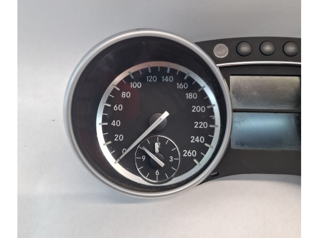Панель приборов A2519006000 Mercedes-Benz R W251