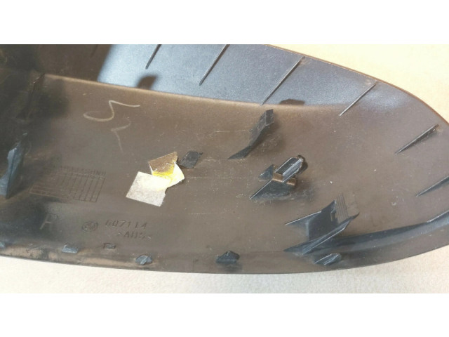 Пластиковая отделка зеркала