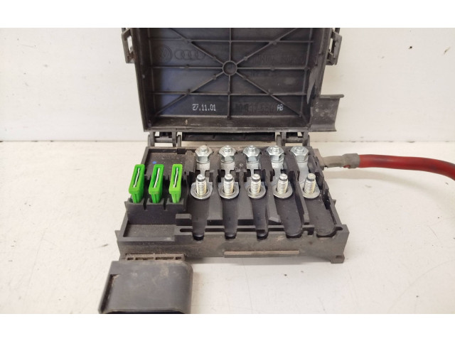 Блок предохранителей  1J0937550A   Skoda Octavia Mk1 (1U)    