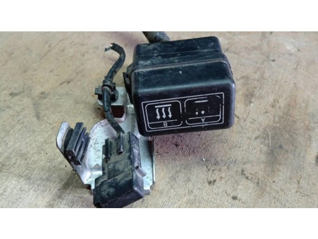 Pojistková skříňka PR06500000, MR301978 Mitsubishi L200 2007