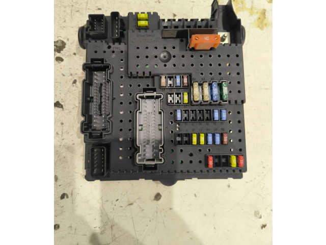 Zámek zadních dveří 30728512, 00006198968 Volvo V70 2006