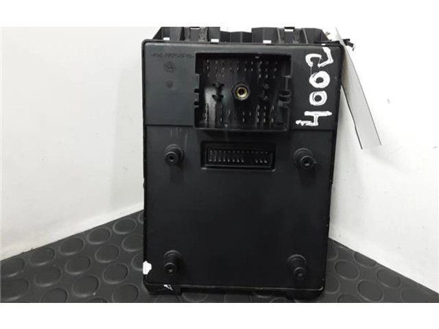 Блок предохранителей  04831433AA, 04831433AA   Jeep Grand Cherokee (WJ)    