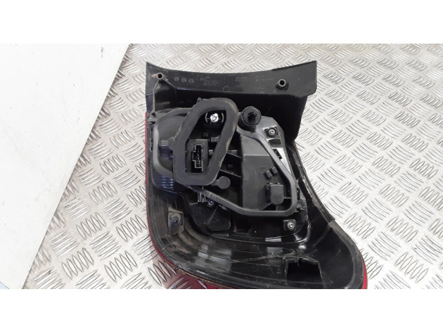 Задний фонарь левый сзади 62421301    Dacia Sandero   