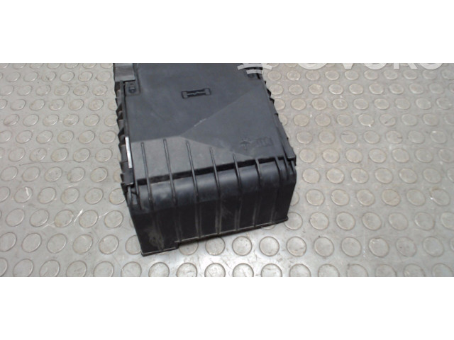 Блок предохранителей  1K0937125A   Audi A3 S3 8P    