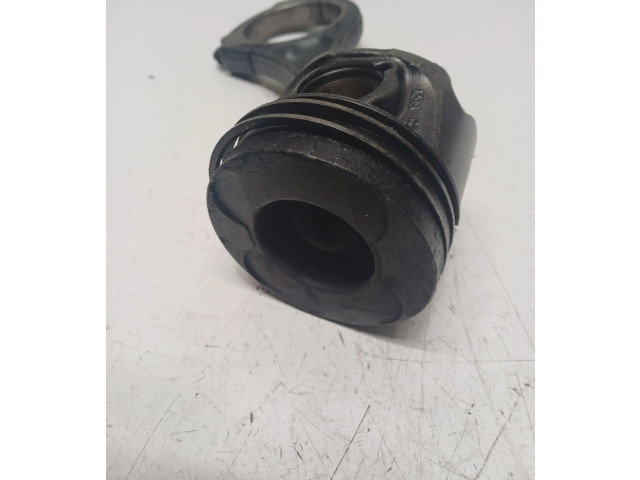 Píst 0830923 Mercedes-Benz E W211