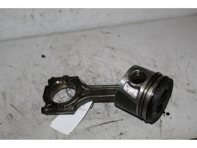 Поршень с шатуном 55280444 Alfa Romeo Giulietta