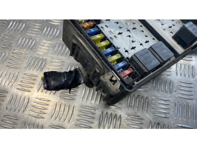 Блок предохранителей 9168986 Volvo S60