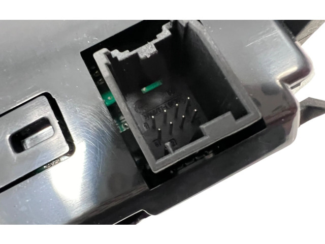 Дисплей 13277072, 13258298 Opel Meriva B