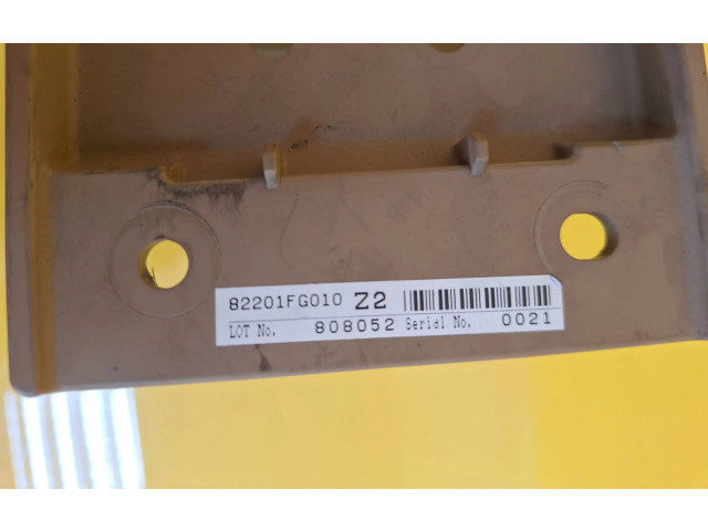 Блок предохранителей  82201FG010   Subaru Forester SF    