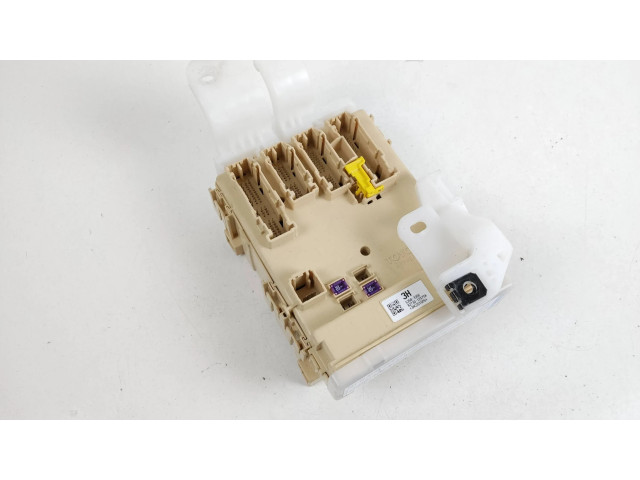 Блок комфорта 8273012X70A, 63583366   Toyota Auris E180   