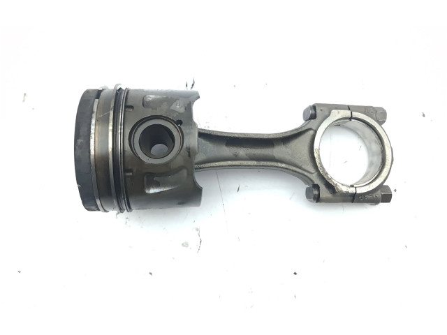  Поршень с шатуном    Peugeot 5008  