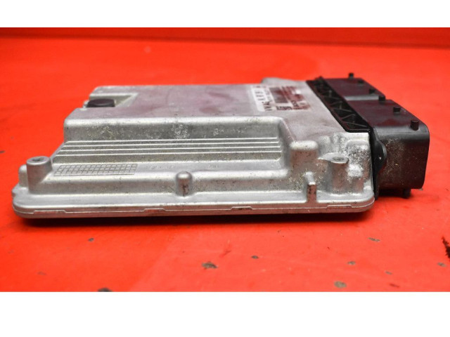 Блок управления двигателем ECU 04L907309P, 04L907309P   Skoda Octavia 985
