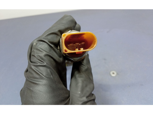 Vstřikovací lišta 057130764AB, 057130764AB   Seat Ibiza IV (6J,6P)     