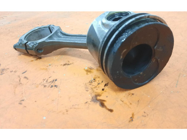 Píst 028H, 028H Volkswagen PASSAT B5.5