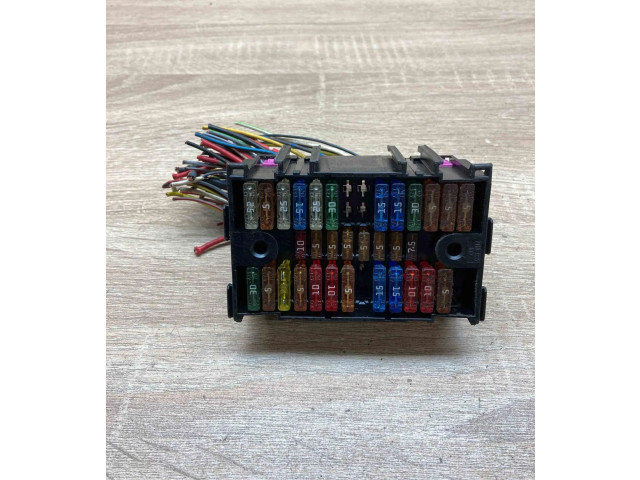 Pojistková skříňka 7H0937617 Volkswagen Transporter - Caravelle T5 2003