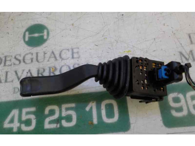 Ручка стеклоочистителей    Opel Meriva A