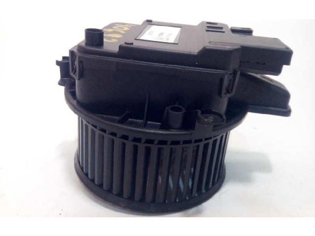 Вентилятор печки    4M1820021   Audi A4 Allroad B9