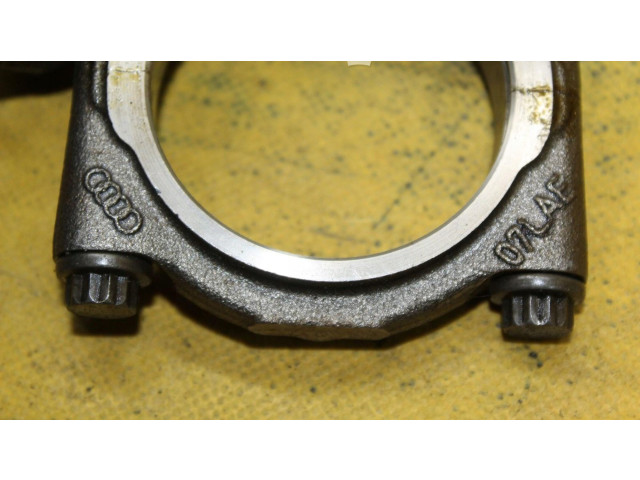 Píst 07L107103R Audi A8 S8 D3 4E