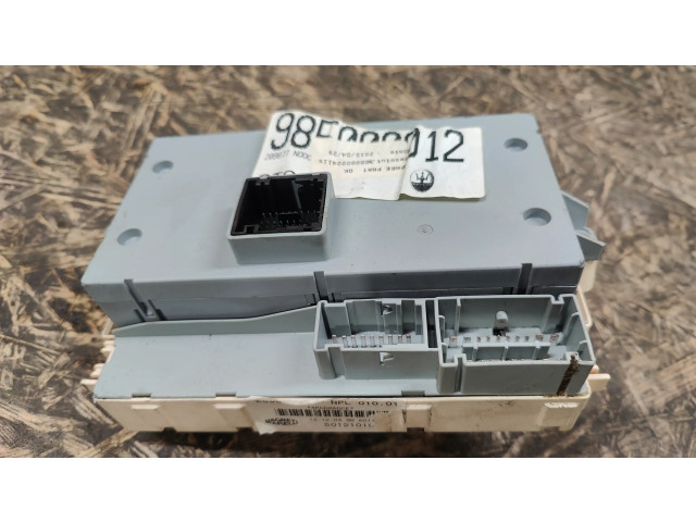 Блок предохранителей 50121010, 985000012 Maserati Quattroporte