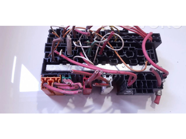 Pojistková skříňka 7703297988 Renault Megane 2001