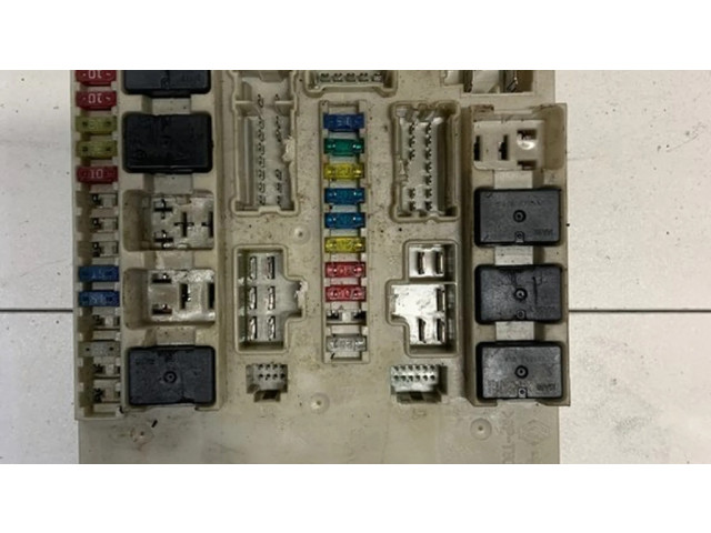 Блок предохранителей  PPT30M10   Renault Clio III    