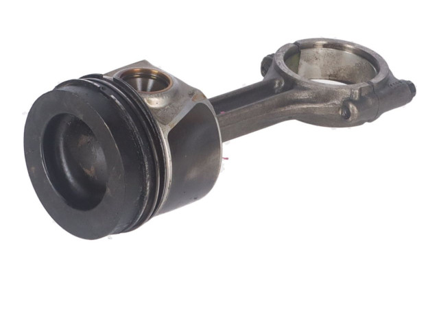 Шатун 04L105401A Skoda Superb B8 (3V)