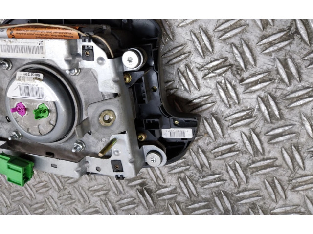 Подушка безопасности водителя Volvo V70