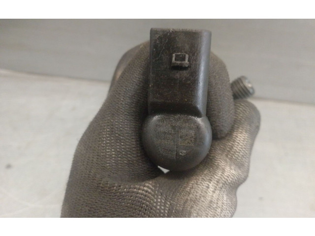 Форсунка 4M5Q9F593AD, 1355051 Ford Focus KKDA