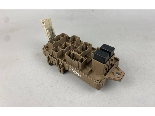 Блок предохранителей  704106   Subaru Forester SG    