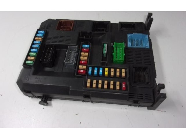 Pojistková skříňka 9819849680 Peugeot 3008 2018