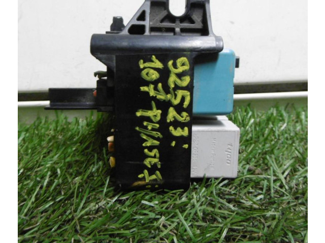 Блок предохранителей 6545H1, 6545H1 Peugeot 107