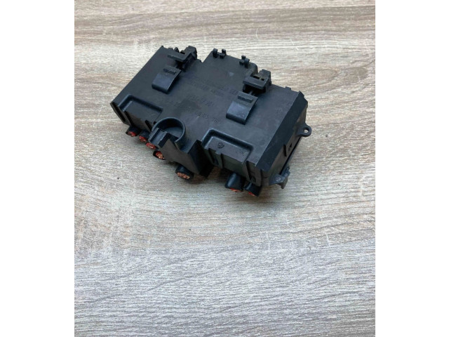 Pojistková skříňka A2035450803 Mercedes-Benz C W203 2000