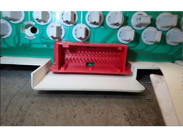 Дисплей    8200121173   Renault Twingo I