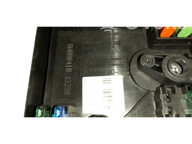   Pojistková skříňka 0-1718130, 01718130   Skoda Superb B6 (3T) 2010