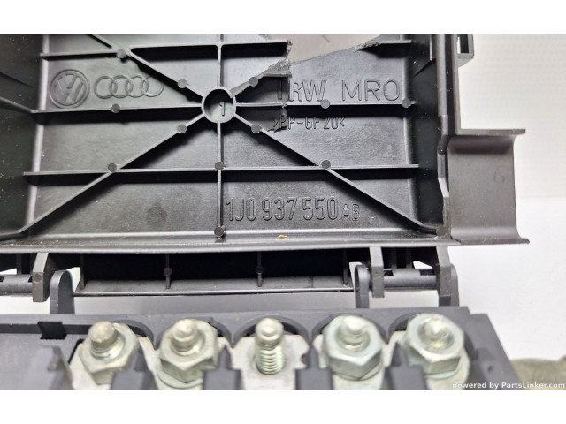 Блок предохранителей 1J0937550AB, 1J0937550AB Audi A3 S3 8L