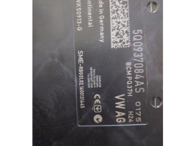 Блок предохранителей 5Q0937084AS Volkswagen Golf VII