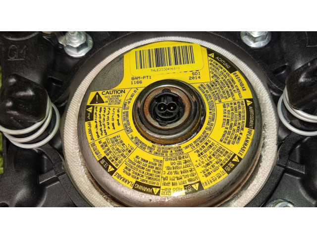 Подушка безопасности водителя 13480288 Opel Zafira C