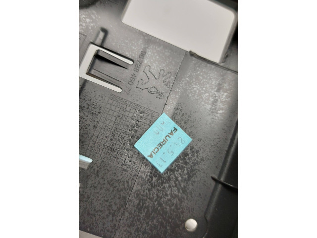 Дисплей 9672846077 Peugeot 2008 I