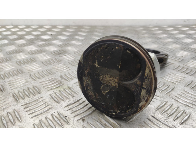 Поршень с шатуном Nissan 370Z для бензинового двигателя 3.7