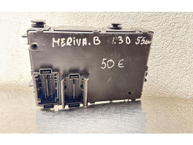 Блок предохранителей 13349934, 28270822   Opel Meriva B    