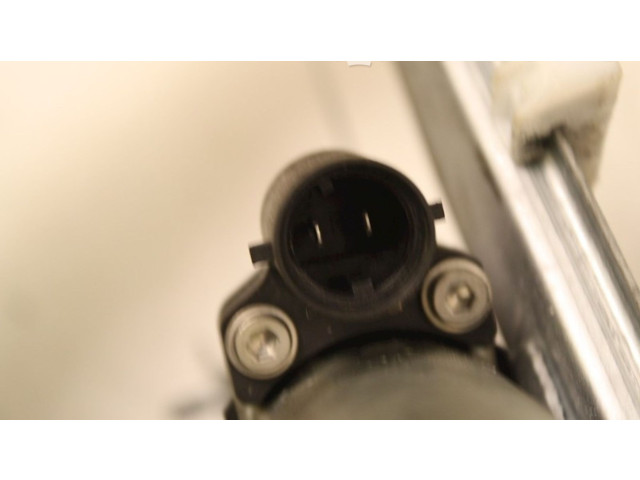 Рулевая рейка  Передний механический механизм для подъема окна 8200733829, 8200733829   Dacia Sandero  -  года